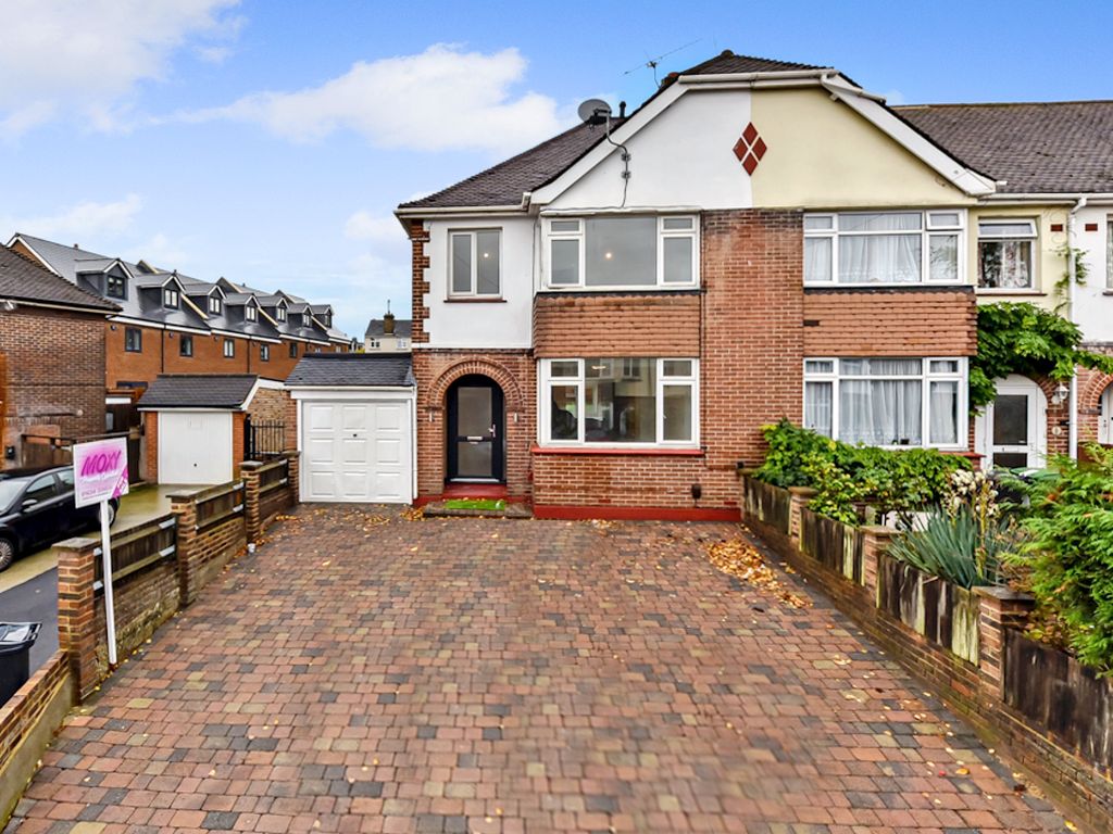 3 bed end terrace house for sale in Woodville Road, Maidstone, Kent