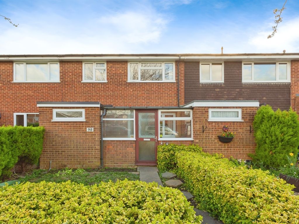 3 bed terraced house for sale in Chaucer Drive, Aylesbury HP21, £