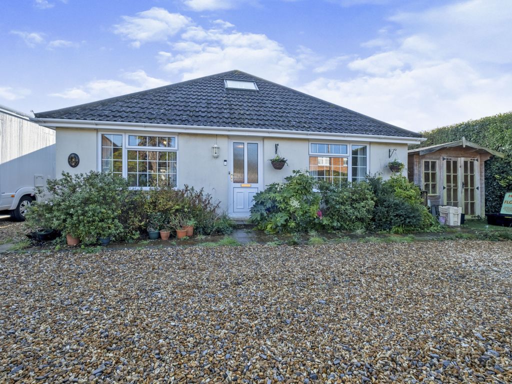 4 bed detached bungalow for sale in Northover Road, Pennington