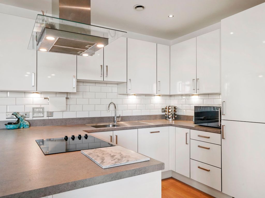 3 bed flat for sale in Lyle Apartments, Shackleton Way, London E16 Zoopla