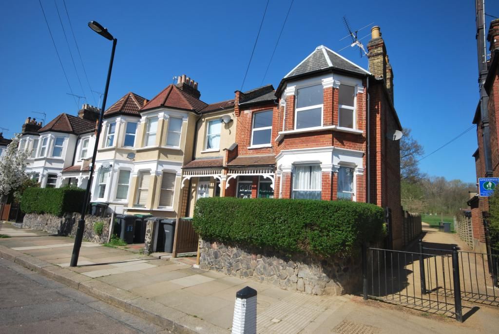 3 bed to rent in North View Road, Crouch End N8, £2,100 pcm