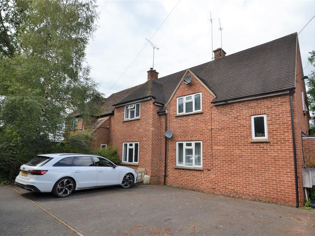 2 bed for sale in Sibleys Rise, South Heath, Great Missenden