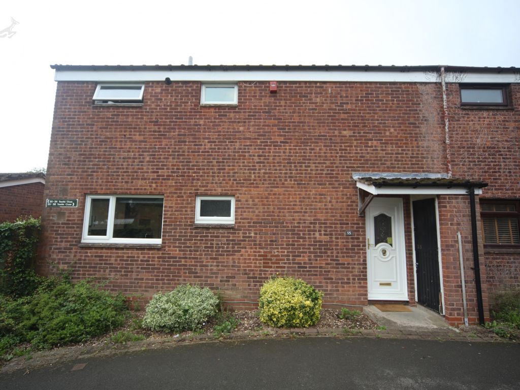 3 bed semidetached house for sale in Treville Close, Redditch