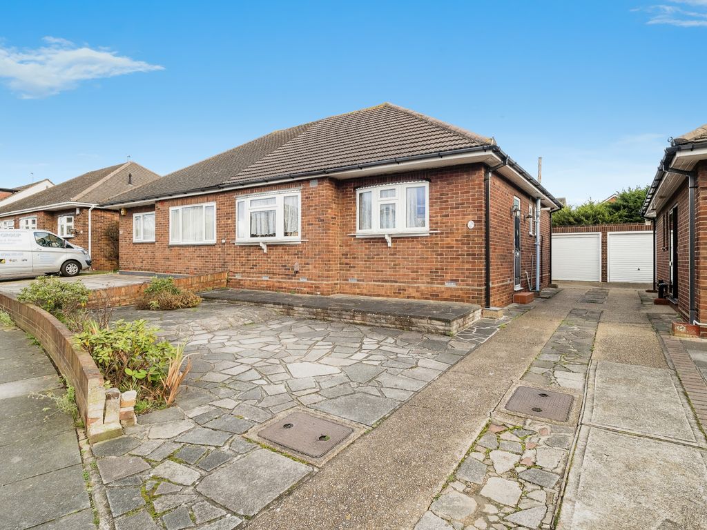 2 bed semidetached bungalow for sale in Hunter Drive, Hornchurch RM12