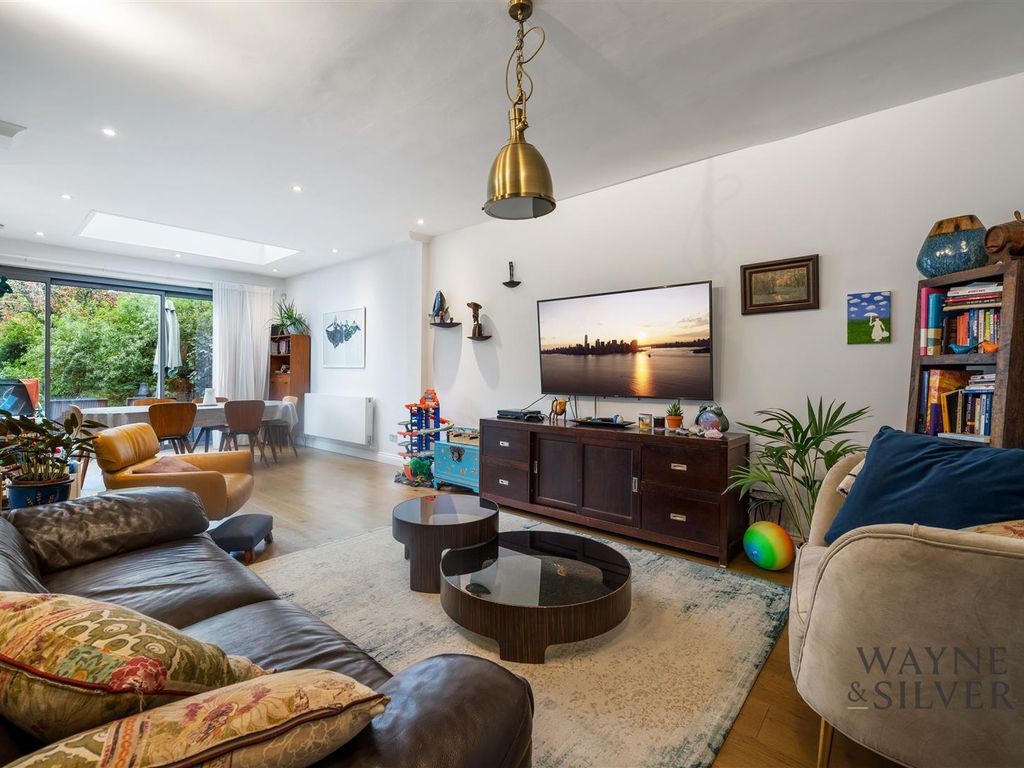 Leeside Crescent, Temple Fortune, London NW11  