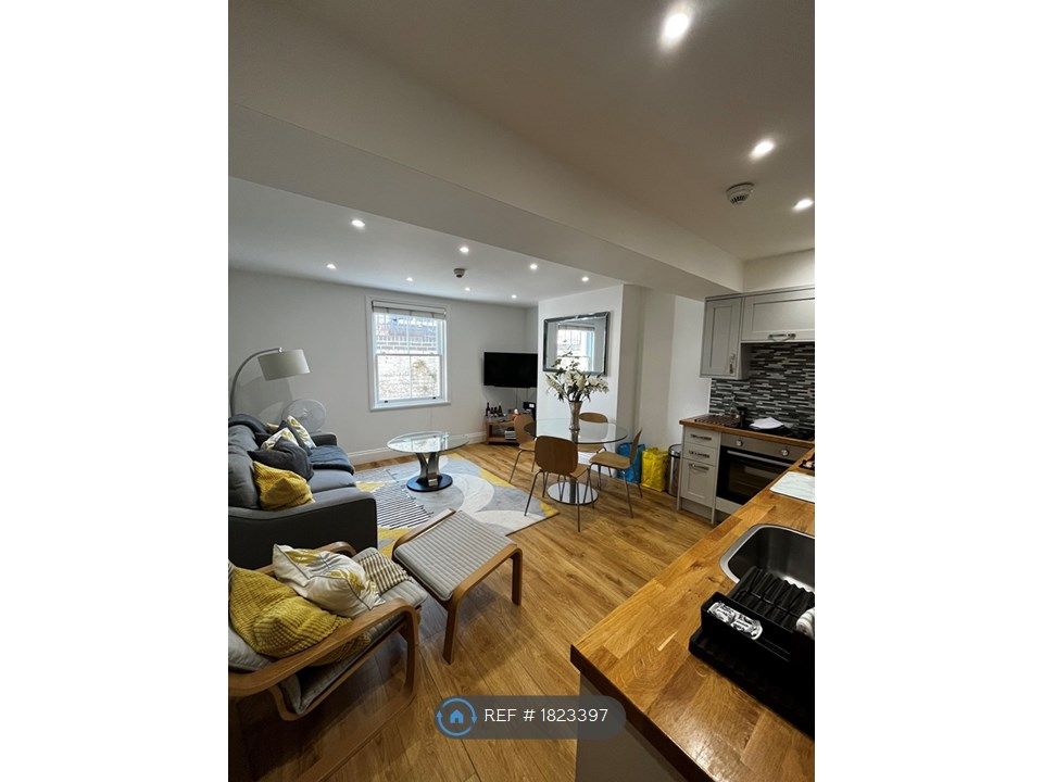 2 bed flat to rent in Harvey Street, Folkestone CT20, £1,100 pcm Zoopla