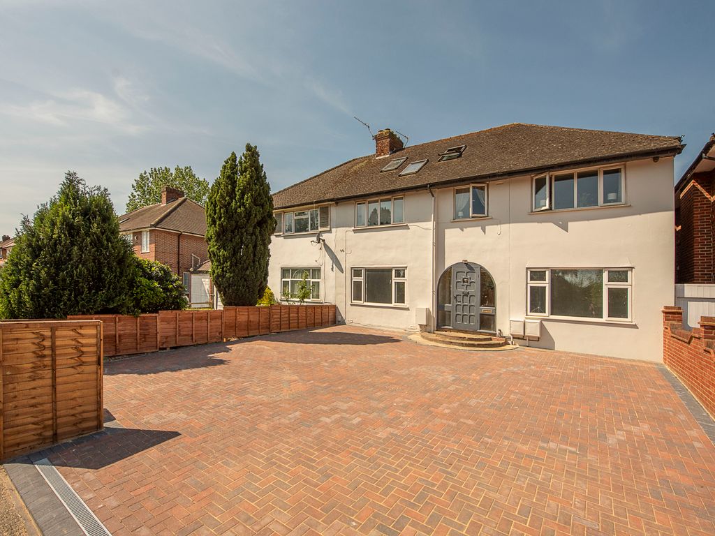 3 bed flat for sale in Robin Hood Way, London SW15, £415,000 Zoopla