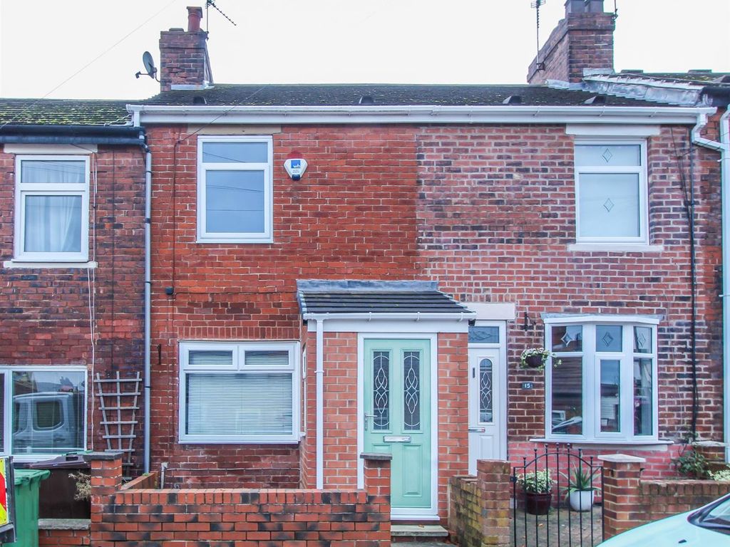 2 bed terraced house for sale in Carleton View, Pontefract WF8, £