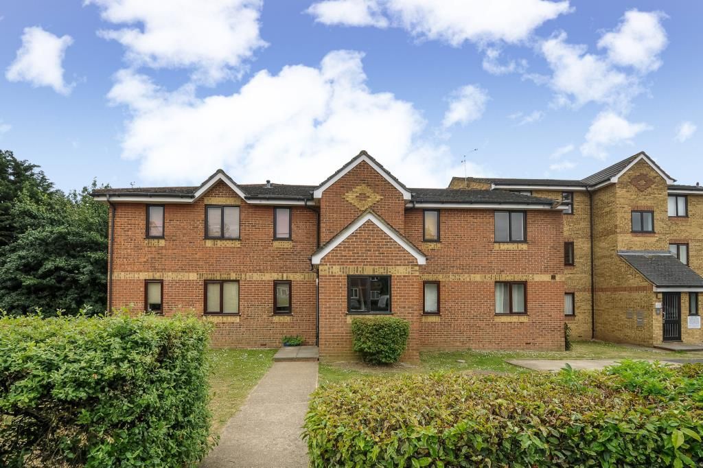 Studio to rent in Redford Close, Feltham TW13 Zoopla