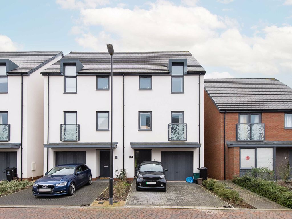 4 bed semidetached house for sale in Oakhill Drive, Bedminster