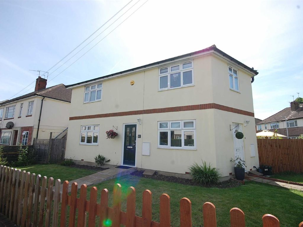 2 bed for sale in Northdown Close, Ruislip Manor, Ruislip