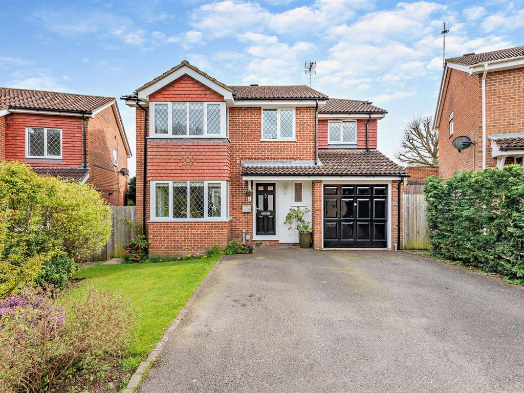 5 bed detached house for sale in Creve Coeur Close, Bearsted, Maidstone