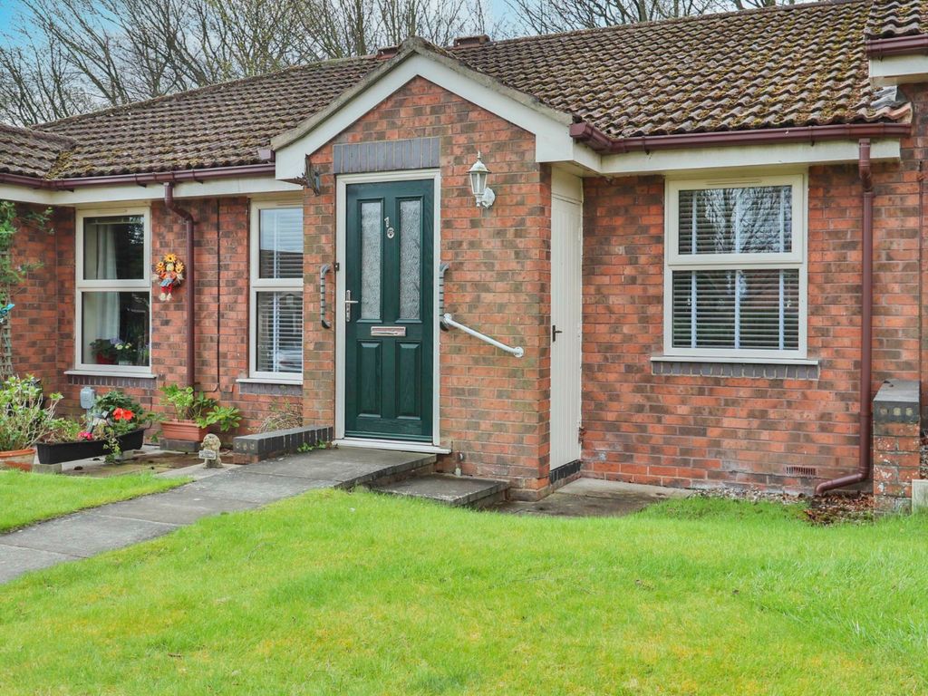 2 bed bungalow for sale in Tudor Court, Beverley Road, Willerby, Hull