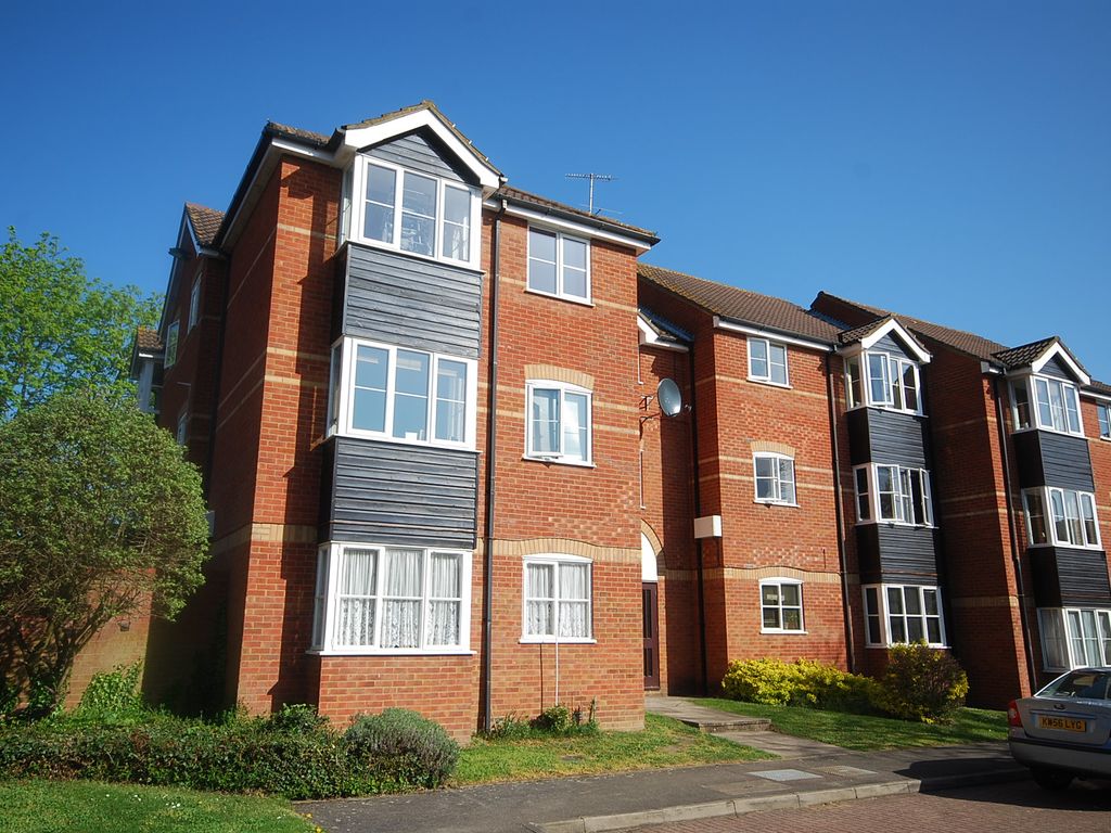 2 bed flat to rent in The Springs, Tamworth Road, Hertford SG13 Zoopla