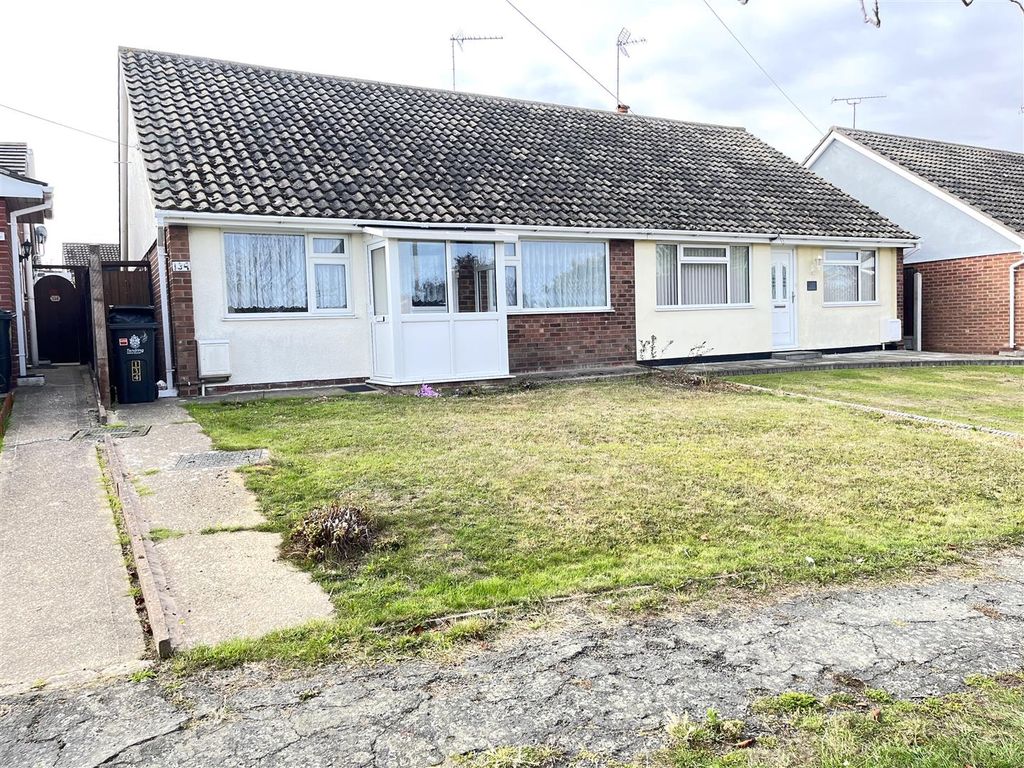 2 bed semidetached bungalow to rent in Fleetwood Avenue, HollandOn