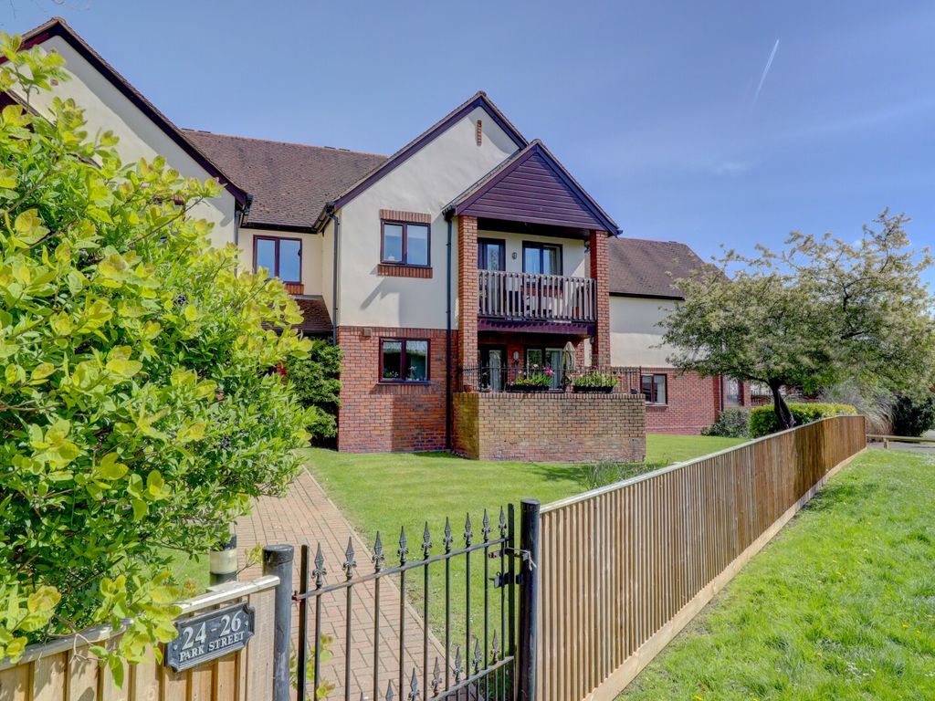 2 bed flat for sale in Jasmine Crescent, Princes Risborough HP27, £300,000 Zoopla