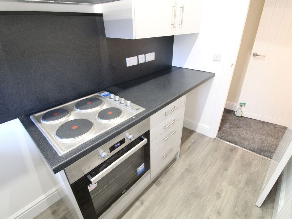 1 bed flat to rent in Woolden Street, Wigan WN5, £525 pcm Zoopla