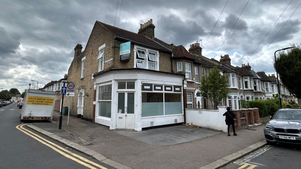Office to let in 311 Capworth Street, Leyton, London E10, £12,000 pa