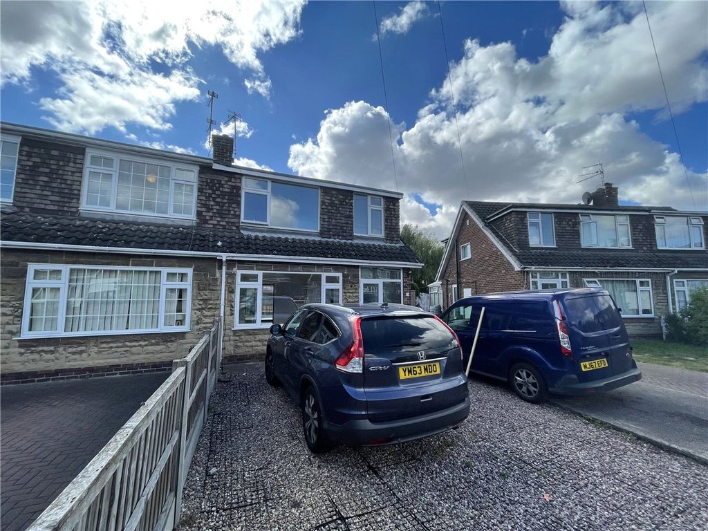 3 bed semidetached house to rent in Newbery Avenue, Long Eaton