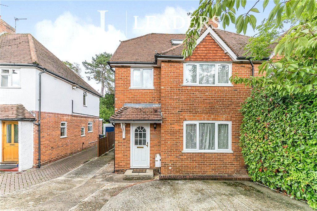 4 bed semidetached house for sale in Beech Grove, Guildford, Surrey