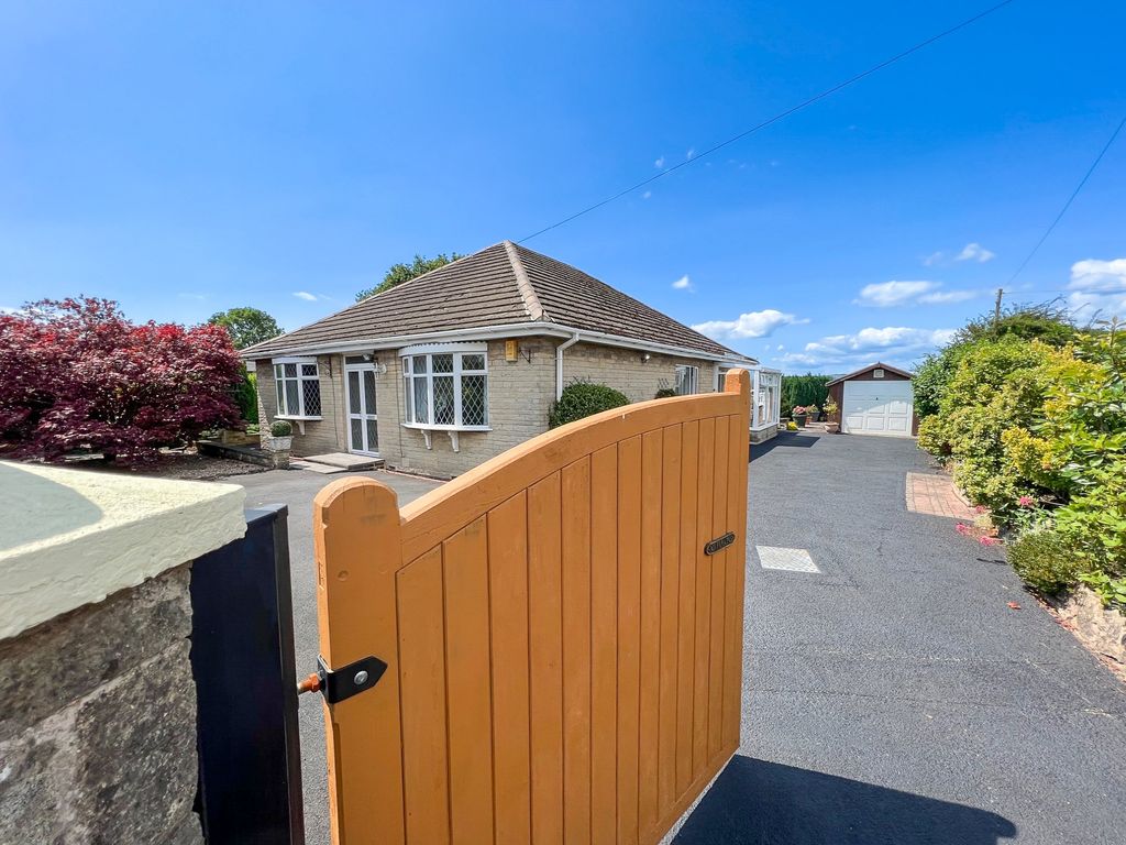 3 bed detached bungalow for sale in Field View, Derby Road, Swanwick DE55 Zoopla