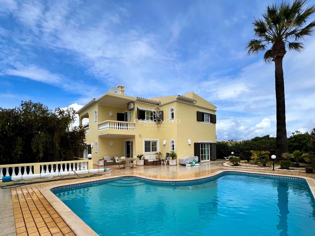 8 bed villa for sale in Sesmarias, Albufeira E Olhos De Água, Albufeira