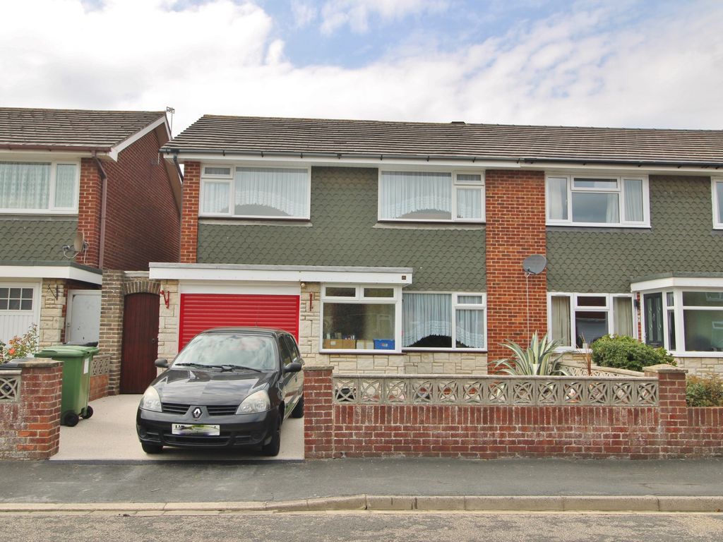 3 bed semidetached house for sale in Whimbrel Close, Southsea PO4 Zoopla