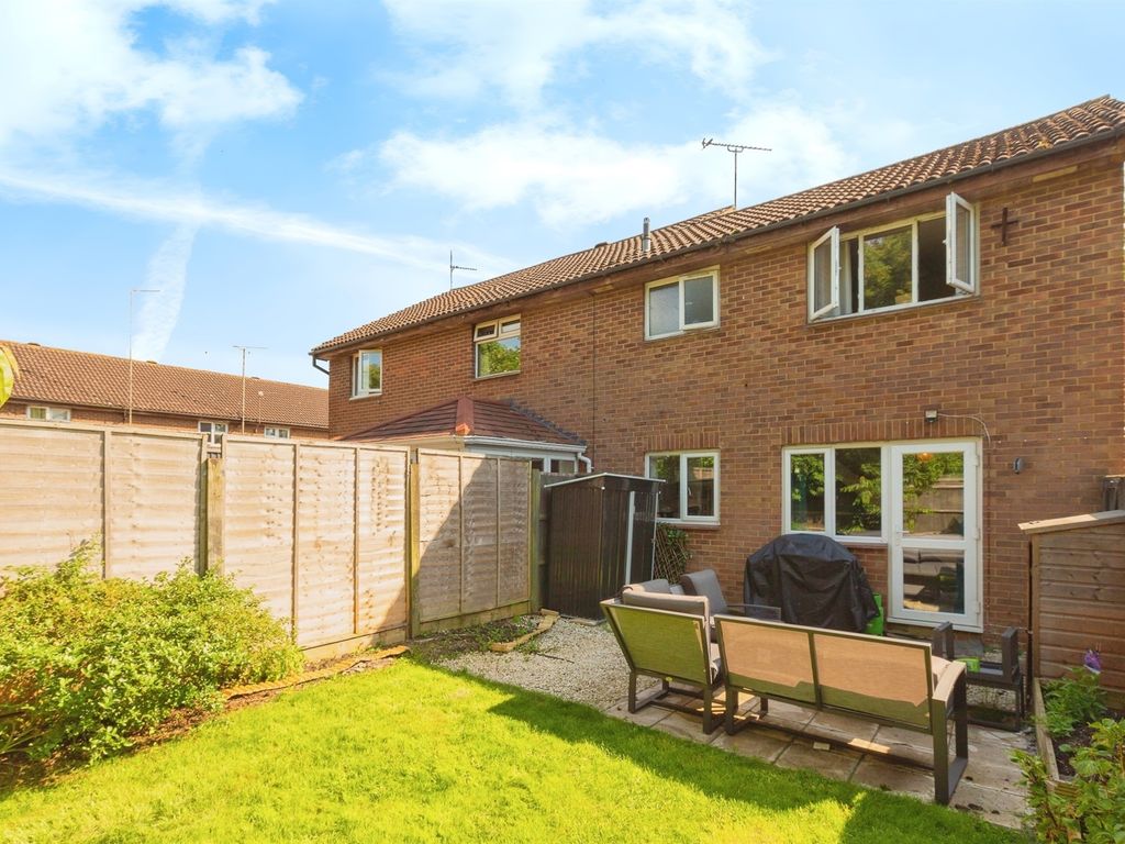 1 bed property for sale in Coppice Way, Aylesbury HP20, £215,000 Zoopla