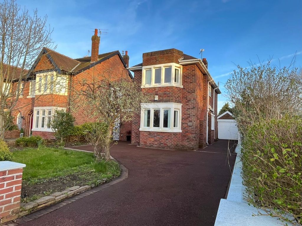 3 bed detached house for sale in Newton Drive, Blackpool FY3 Zoopla