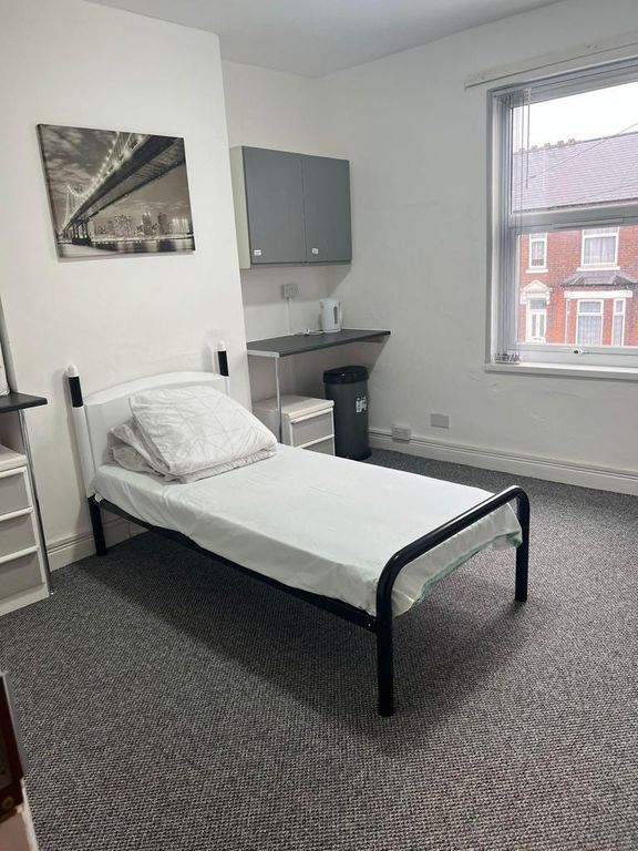 Studio to rent in Bromford Lane, West Bromwich B70 Zoopla