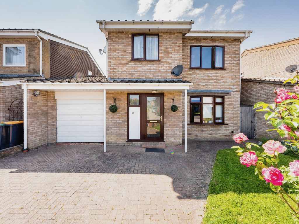 4 bed detached house for sale in Clare Road, Bedford, Bedfordshire MK41