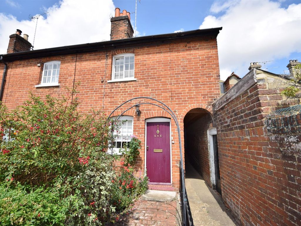 Lowndes Buildings Castle Street Farnham GU9  