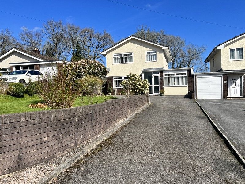 3 bed detached house for sale in Dyffryn Road, Ammanford, Carmarthenshire. SA18 Zoopla