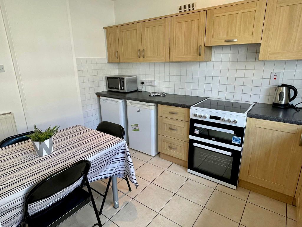 4 bed flat to rent in Ampthill Square, Euston, Camden, Ucl, West End