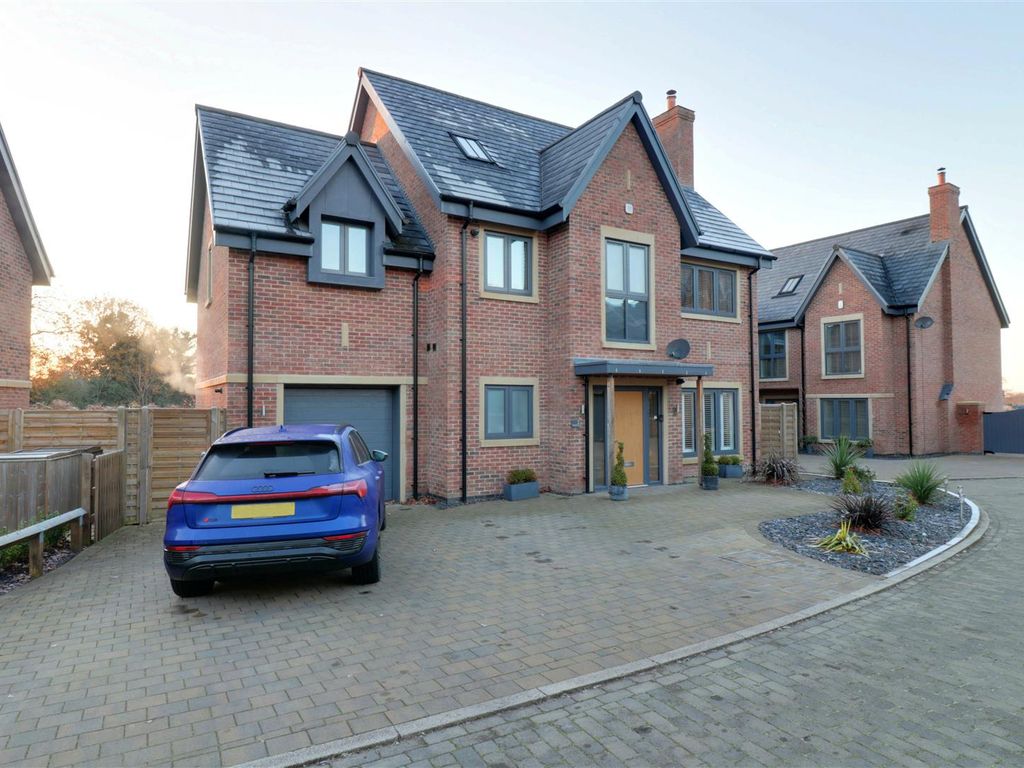 5 bed detached house for sale in Close Lane, Alsager, StokeOnTrent