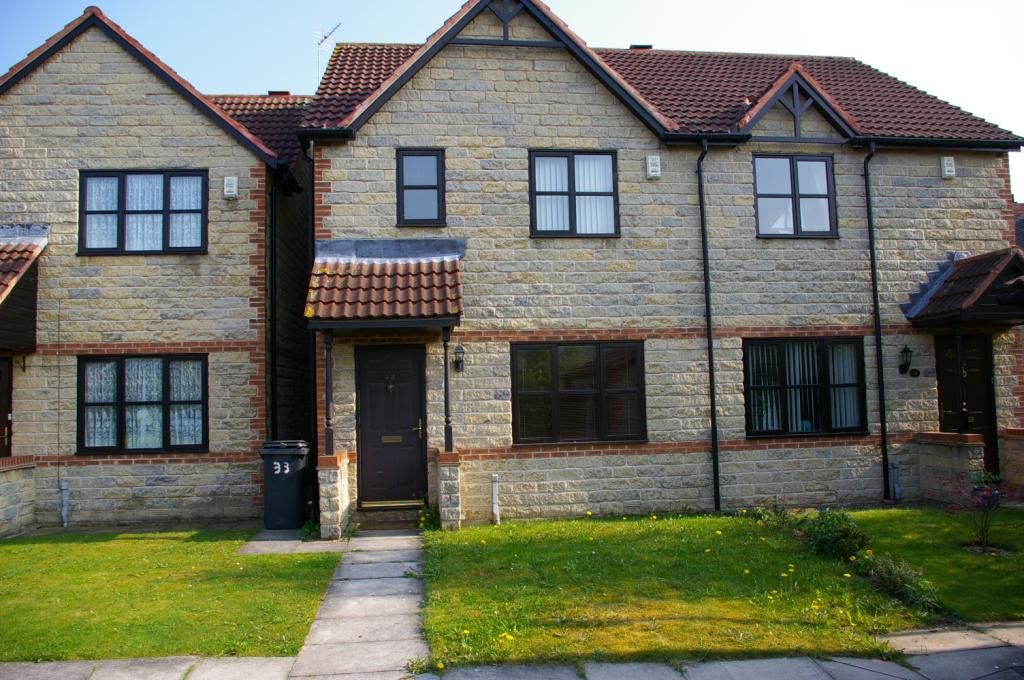 3 bed semidetached house to rent in Mackintosh Court, Gilesgate