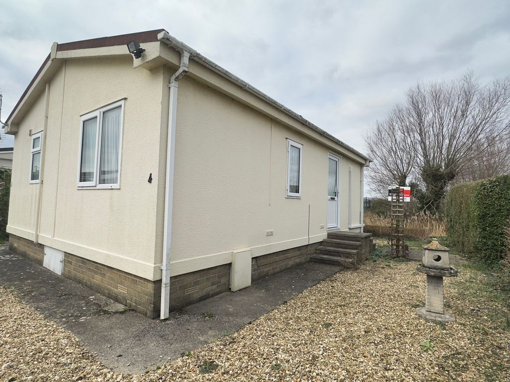 2 bed mobile/park home for sale in Oaktree Park, Locking, WestonSuper