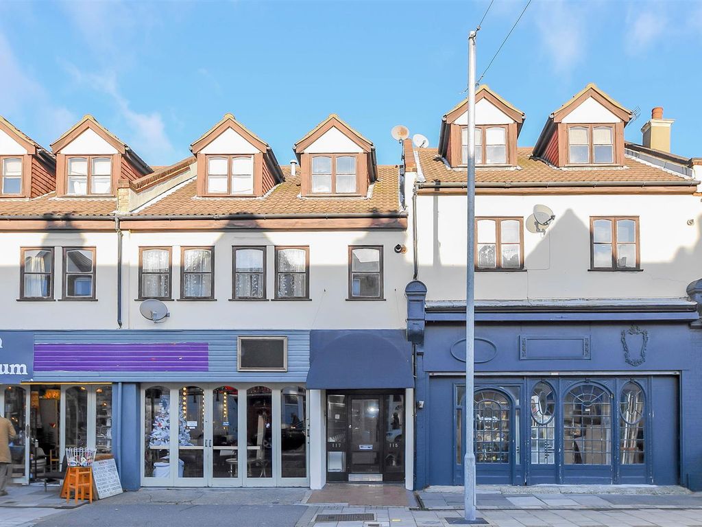 1 bed flat to rent in Leigh Road, LeighOnSea SS9, £950 pcm Zoopla