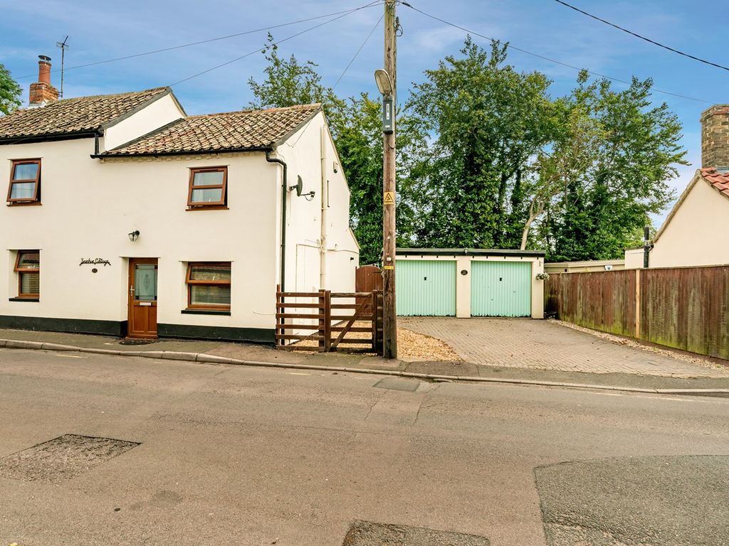 3 bed semidetached house for sale in Bridge End, Earith, Huntingdon