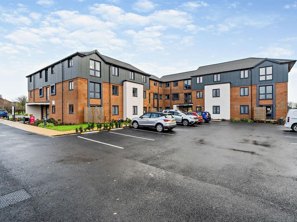 1 bed flat for sale in Stanley Gardens, Garstang, Preston PR3, £230,000
