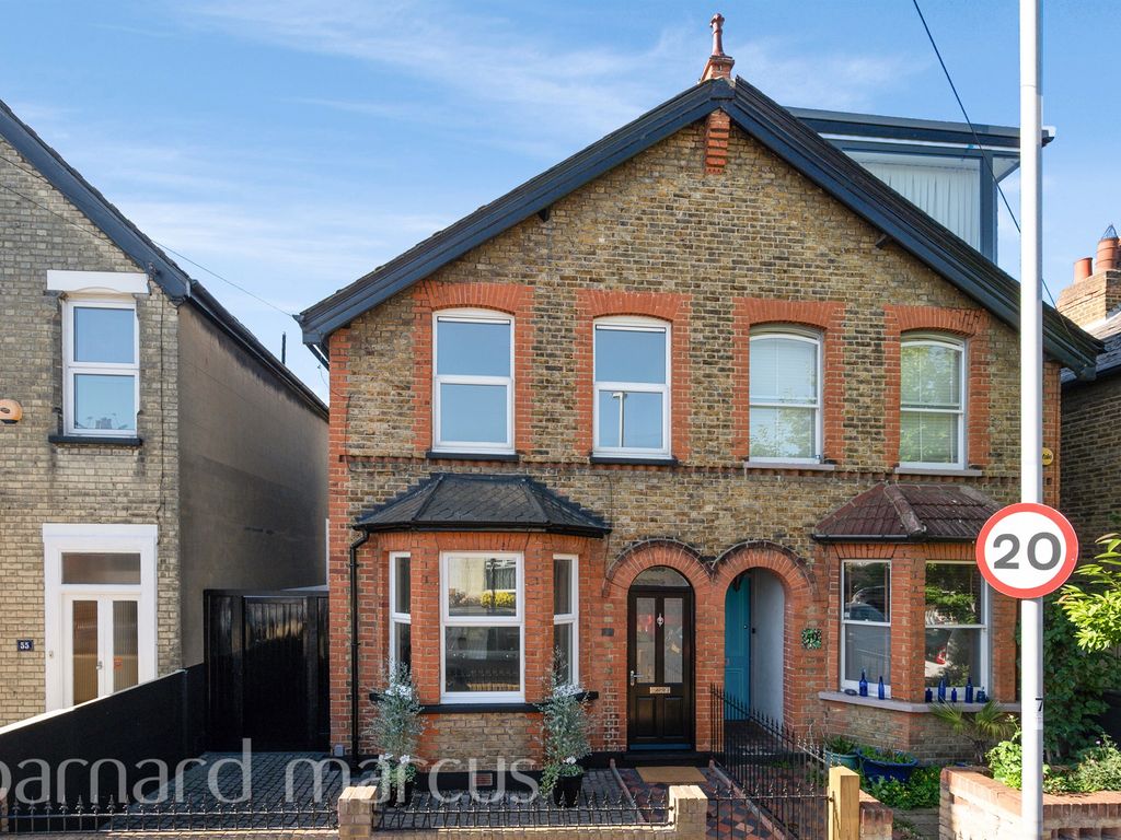 3 bed semidetached house for sale in Northcote Road, New Malden KT3, £