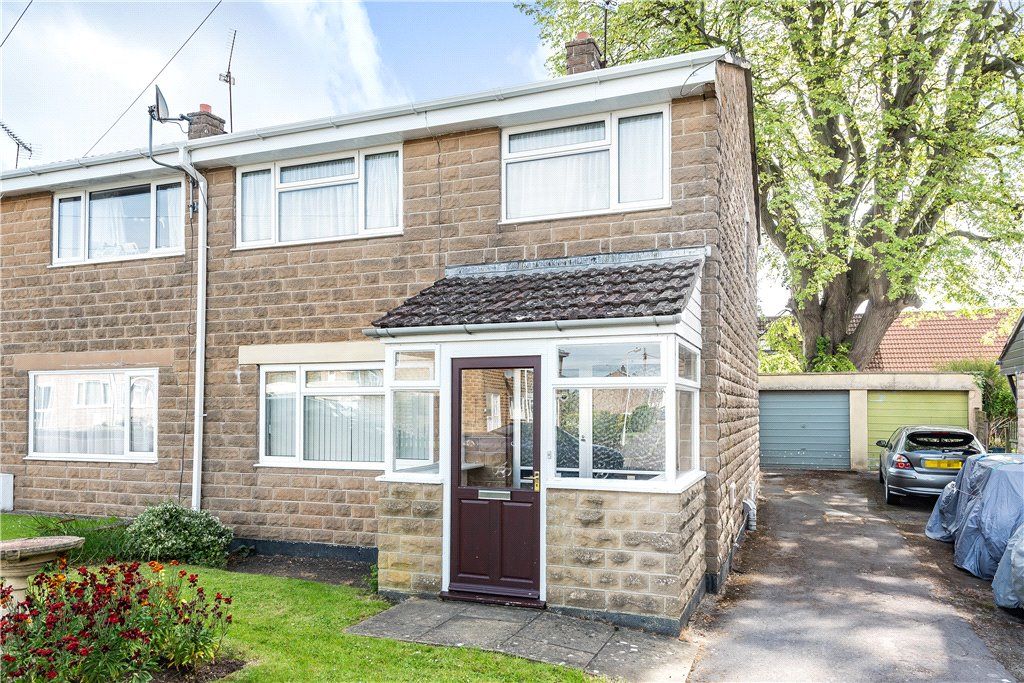 3 bed semidetached house for sale in Summerlands Park Avenue