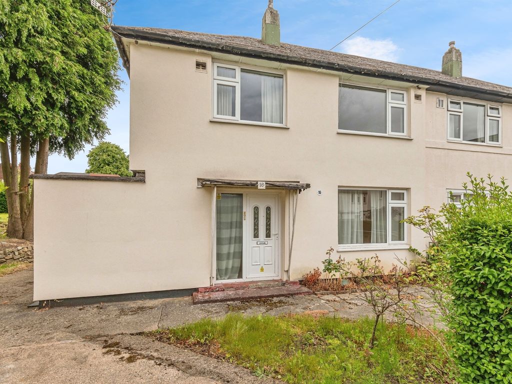 3 bed semidetached house for sale in Lingfield Gardens, Moortown