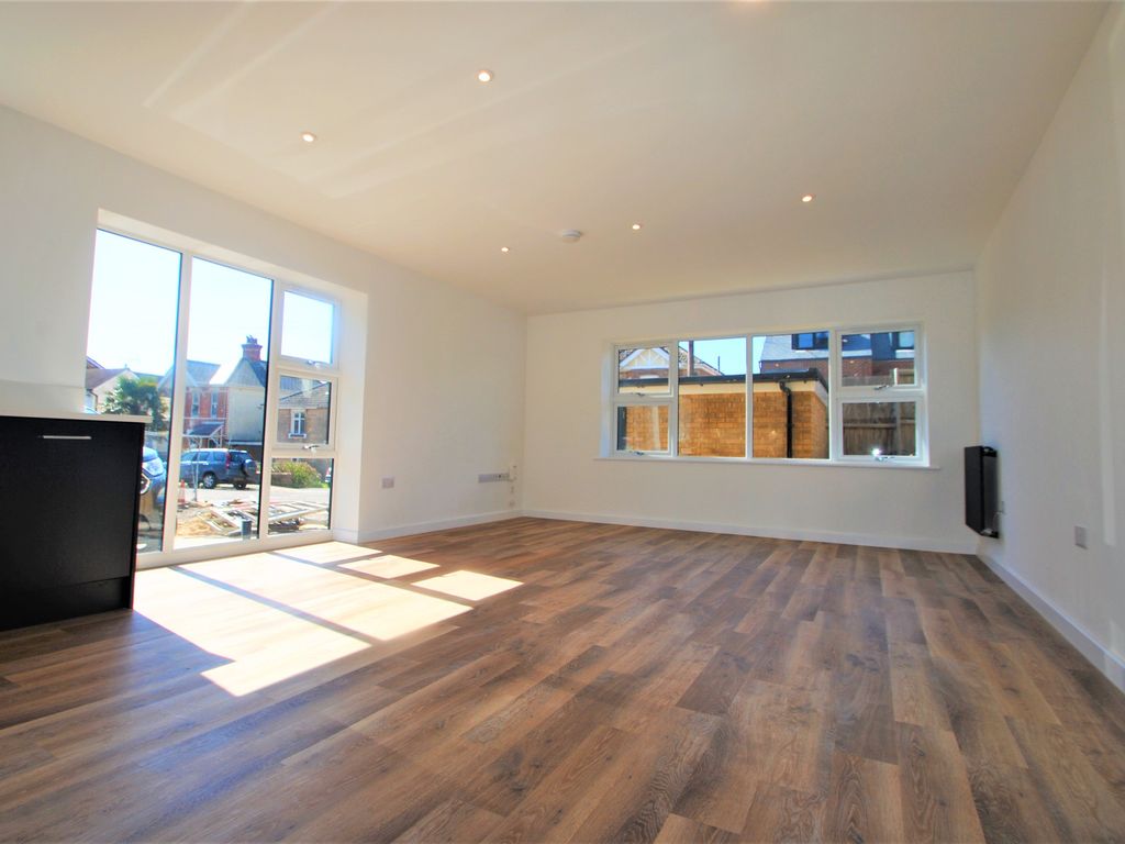 1 bed flat to rent in Castle Road, Winton, Bournemouth BH9 Zoopla