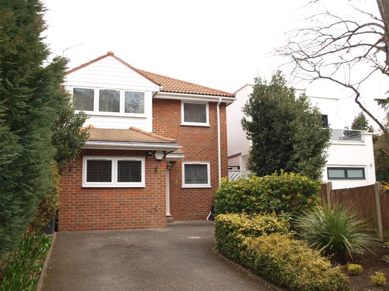 4 bed detached house to rent in The Avenue, Finchley N3 Zoopla