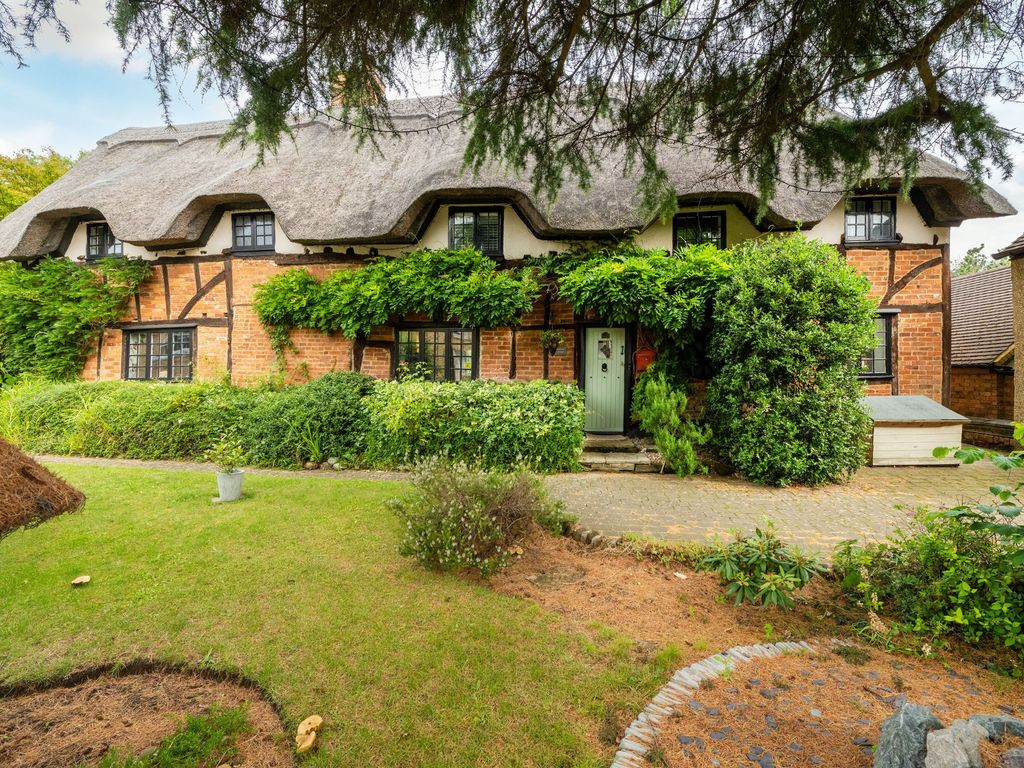 4 bed cottage for sale in Ampthill Road, Maulden MK45, £800,000 Zoopla