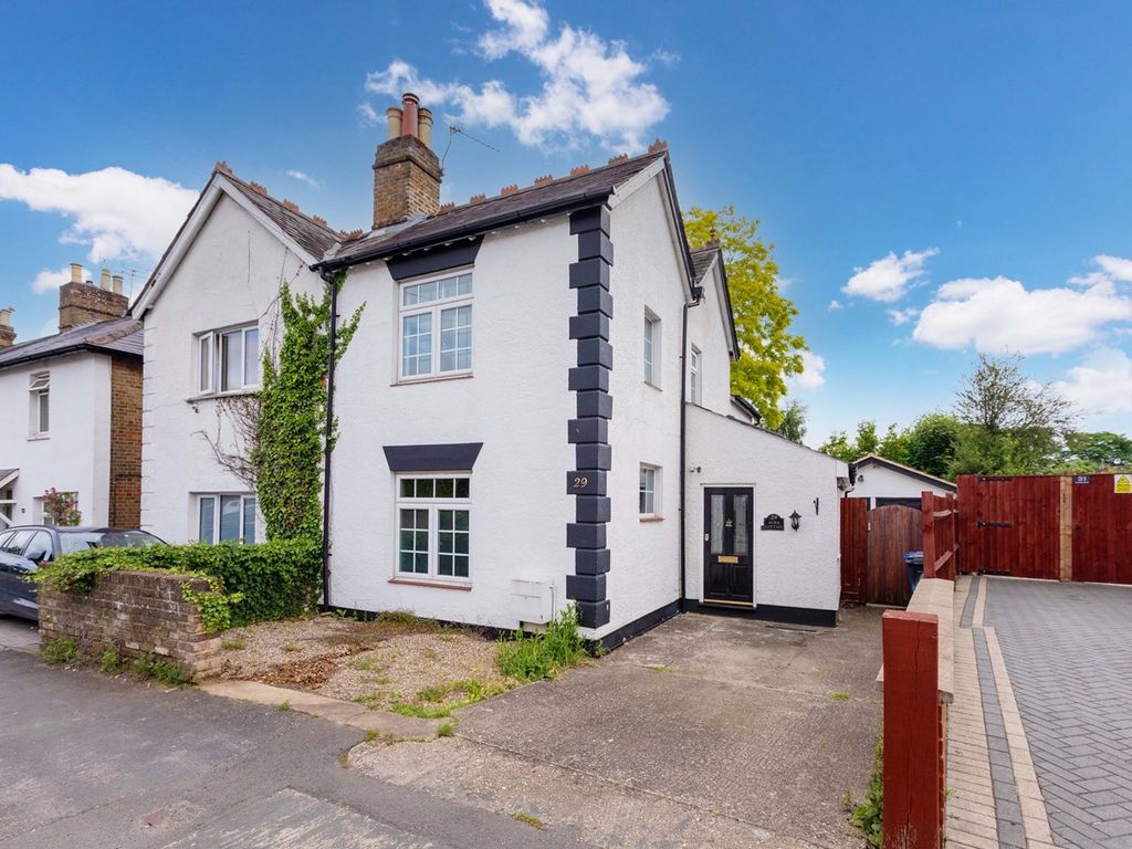3 bed semidetached house for sale in Norden Road, Maidenhead SL6, £