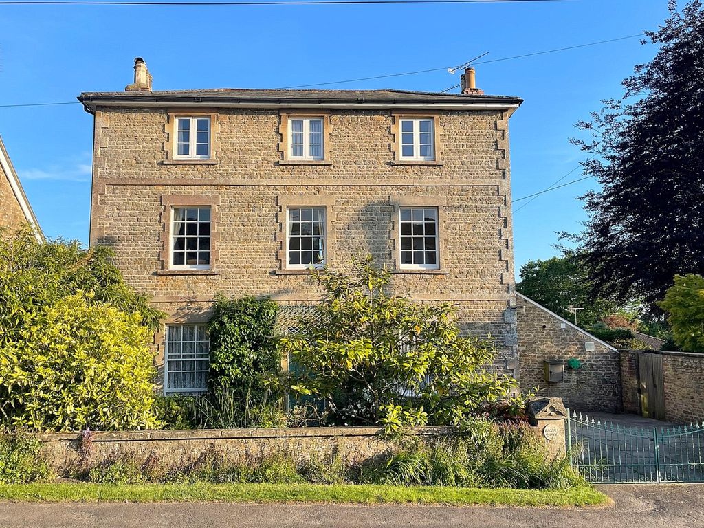 4 bed detached house for sale in Wincanton, Somerset BA9 Zoopla