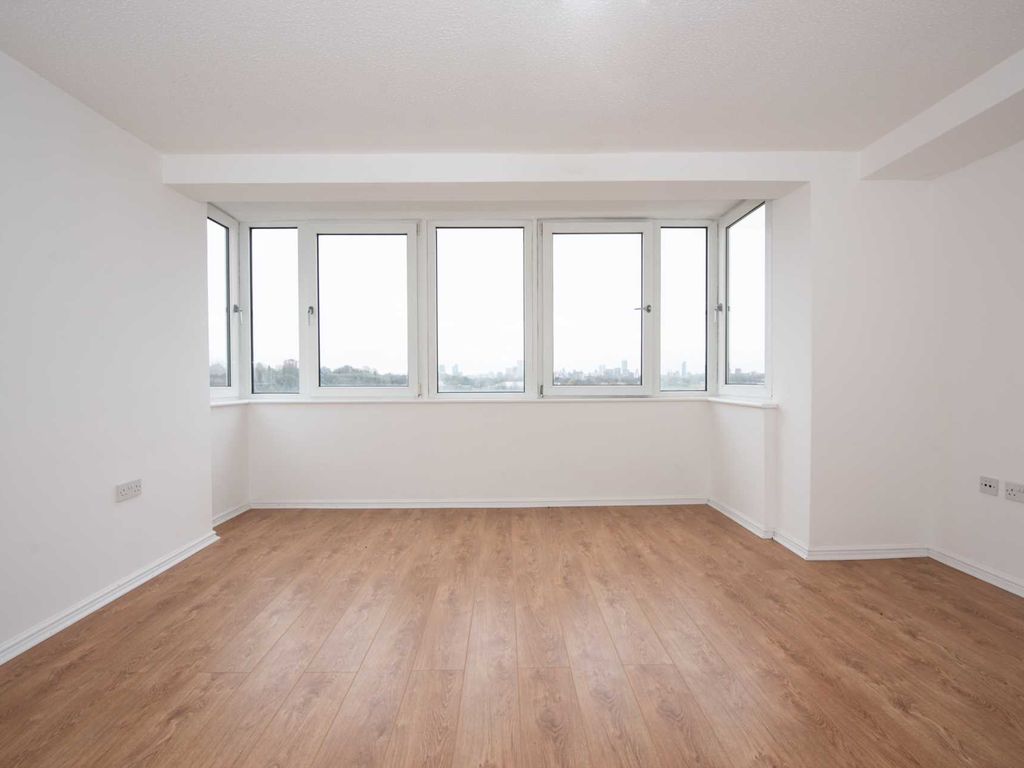 2 bed flat to rent in Peninsula Building, Kersal Way, Salford M7, £895