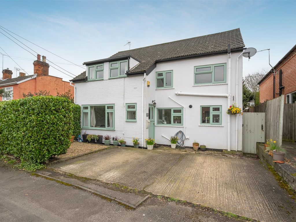 2 bed semidetached house for sale in Fernbank Road, Ascot SL5, £